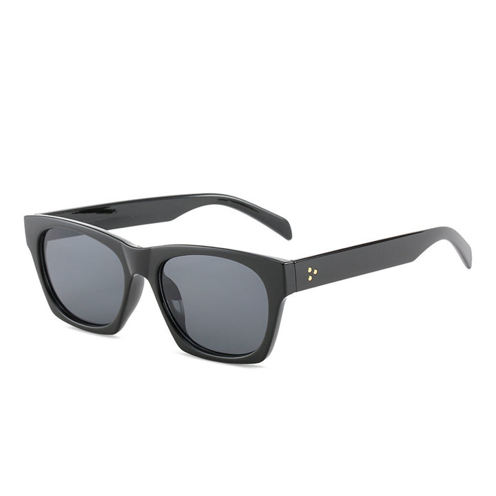 Retro-Inspired Chunky Sunglasses Stornfield