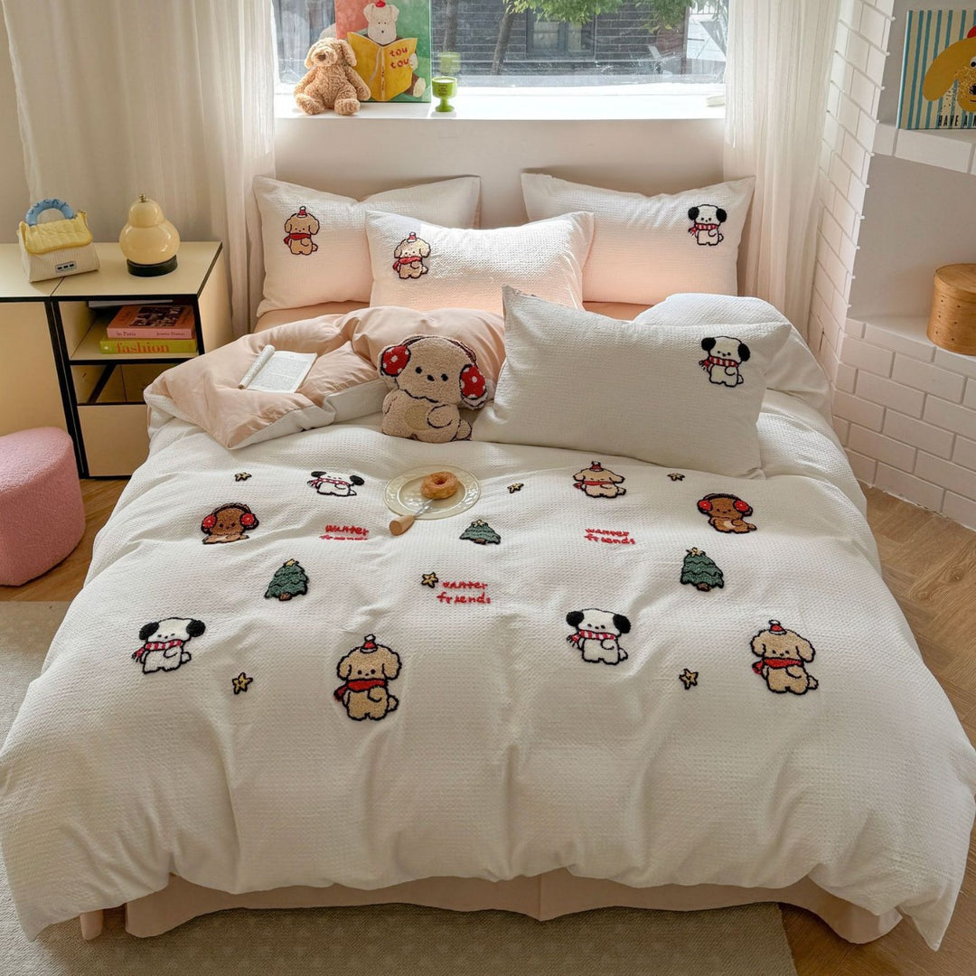 Quilted cotton bedding with cherry embroidery and reversible pillowcases