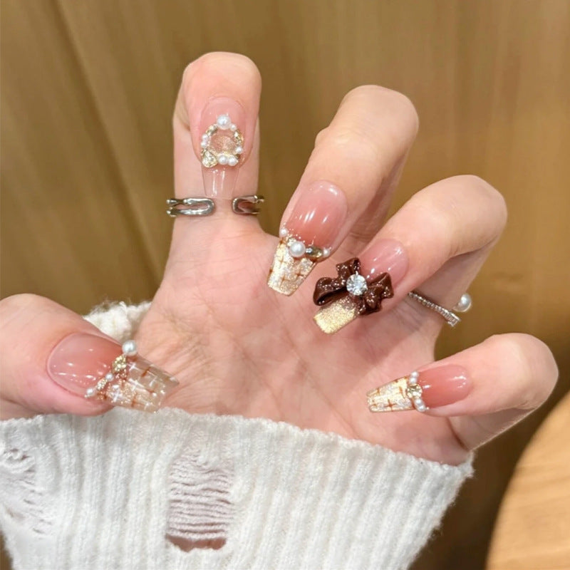 Artificial nail set with elegant appliqués Stornfield