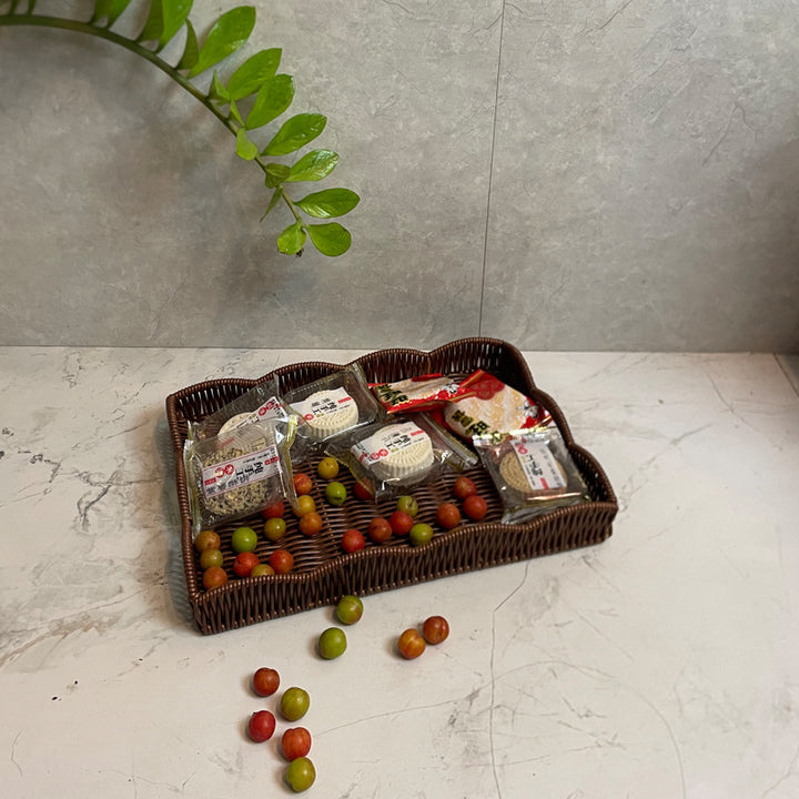 Ladies elegant serving tray made of high-quality weave Stornfield