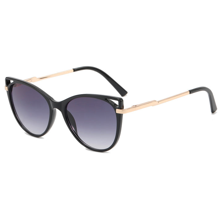 Ladies trendy cat-eye sunglasses with mirrored lenses Stornfield