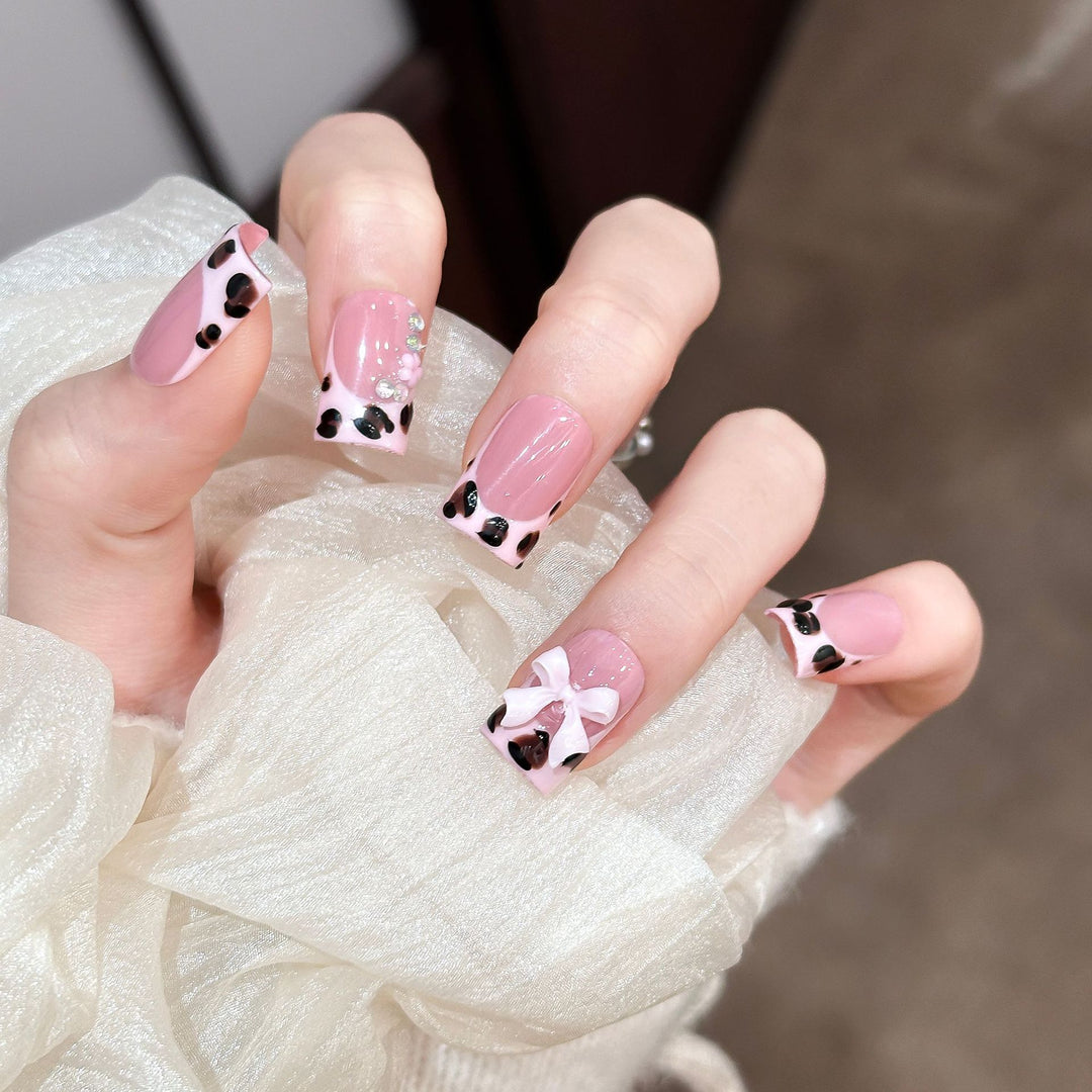 Decorative Press-On Nail Set with Unique Bow and Gem Accents
