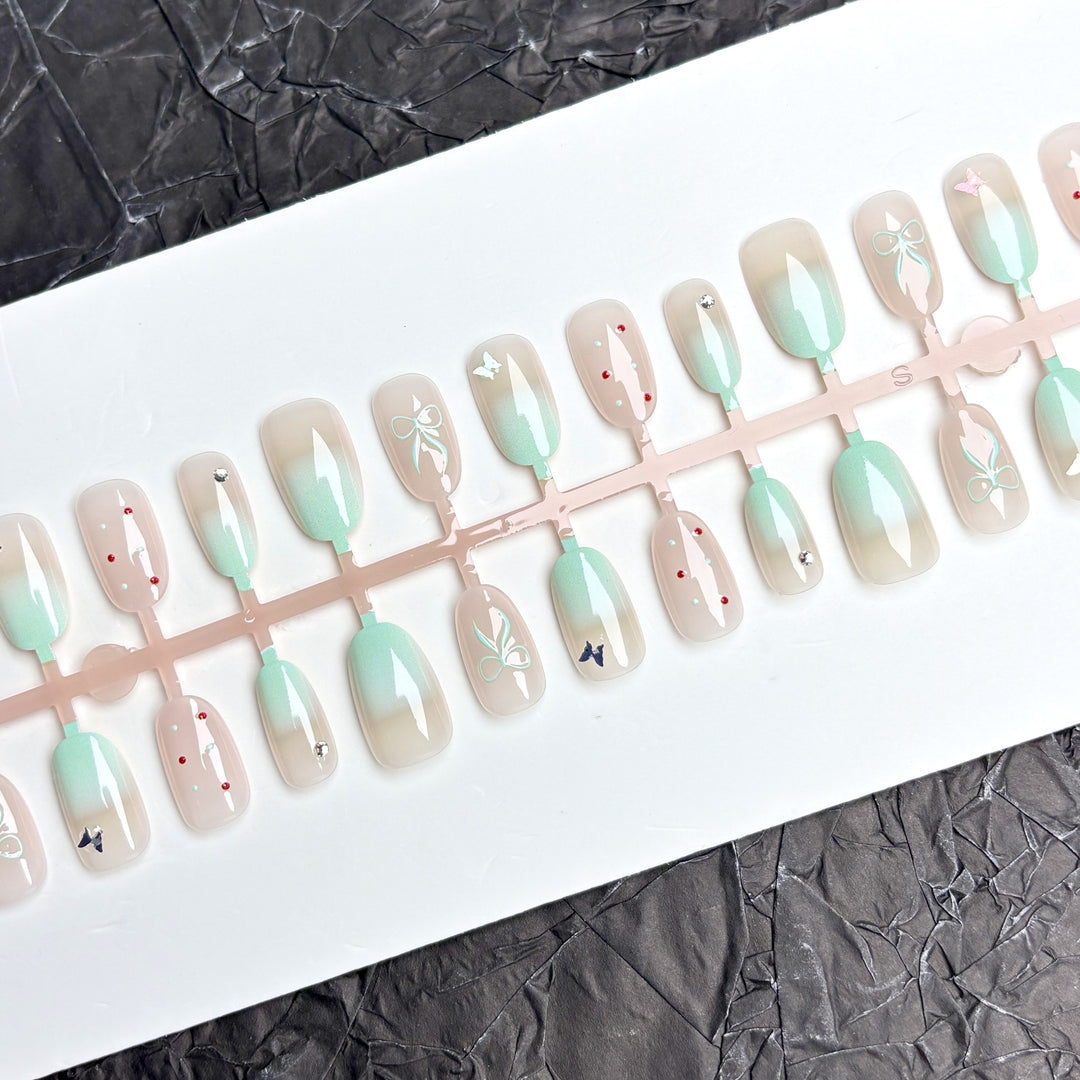 Elegant Floral Press-On Nail Set