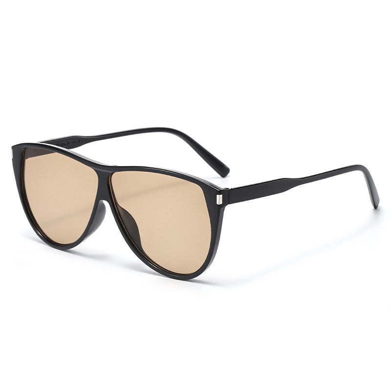 Ladies modern Cat-Eye sunglasses with protective UV filter and stylish frame Stornfield