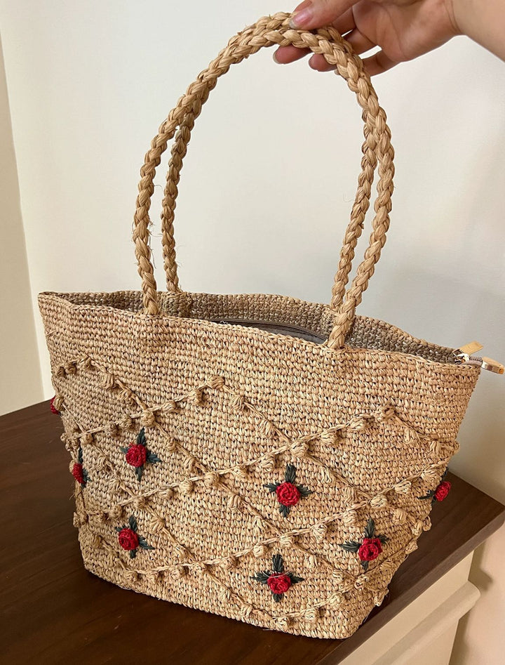 Handmade straw bag with fashionable striped pattern Stornfield