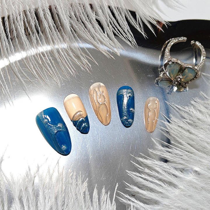 Artificial nails with luxurious wave design Stornfield