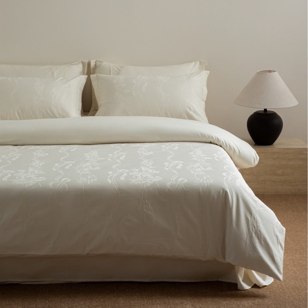 Luxury Jacquard Floral Duvet Cover Set with Pillow Shams