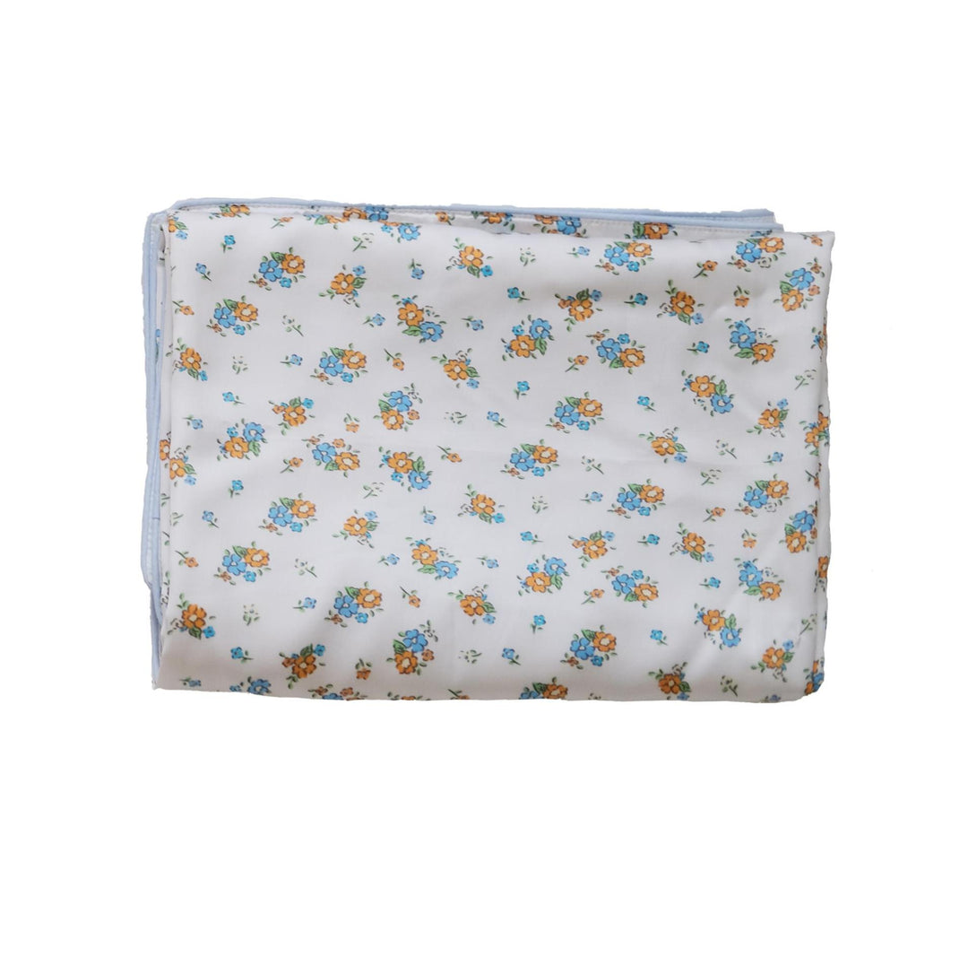 Cozy baby/kids blanket made of soft microfiber with cheerful banana print