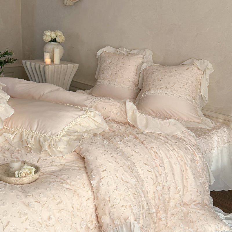 Romantic duvet cover set with floral embroidery, ruffled edge and decorative pillow