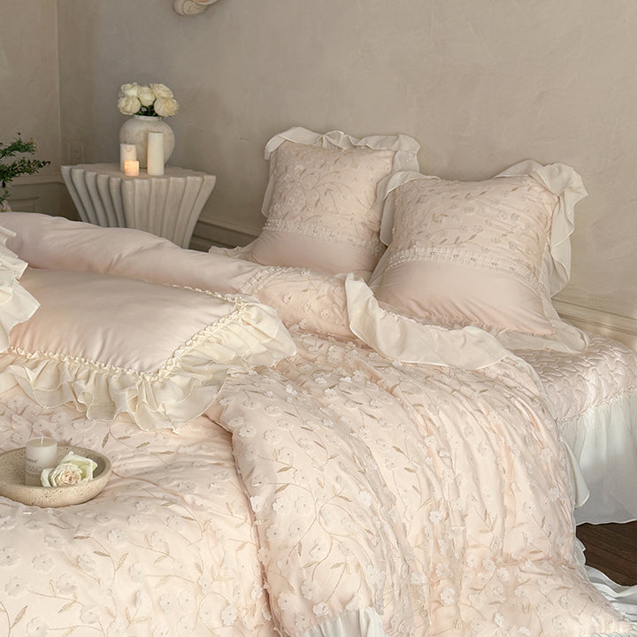 Romantic duvet cover set with floral embroidery, ruffled edge and decorative pillow