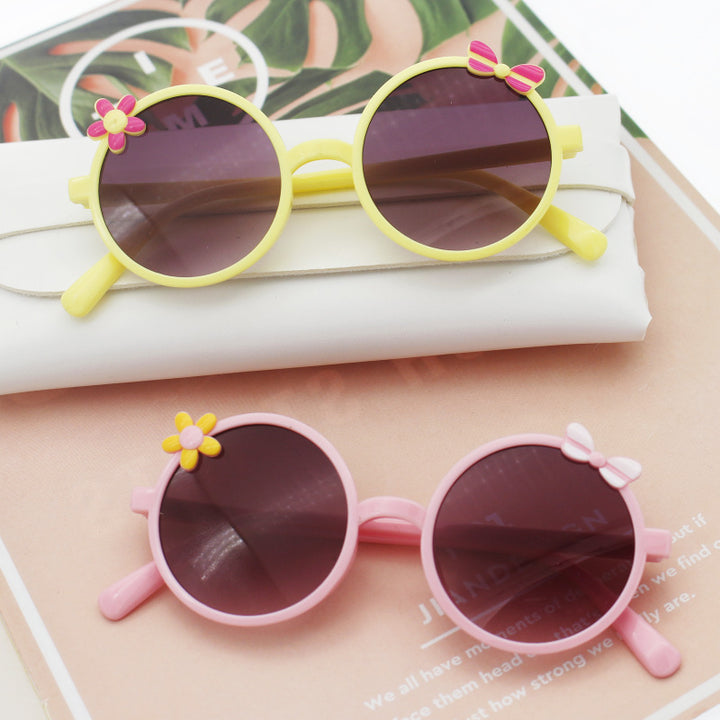 Ladies sunglasses with playful floral accents Stornfield