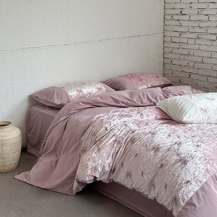 Luxurious velvet bedding set with crushed look and floral relief pattern
