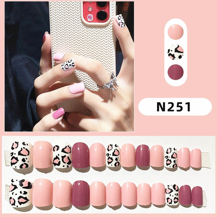 Stylish Press-On Nail Set with Leopard Design