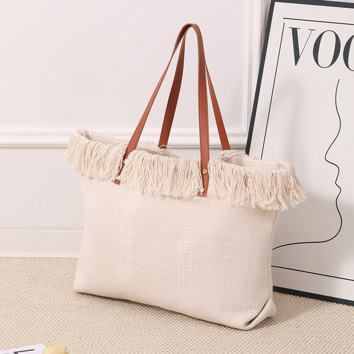 Beach bag with eye-catching fringe edge Stornfield