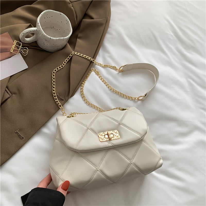 Elegant Quilted Shoulder Handbag