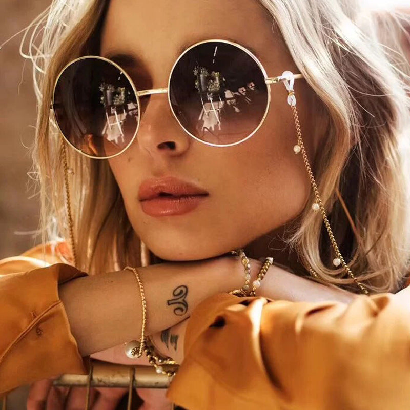 Fashionable glasses holder chain with pearl pendants Stornfield
