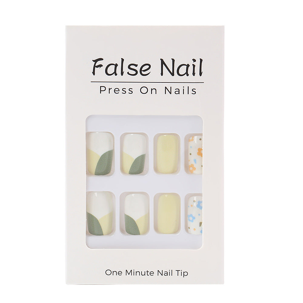 Artificial Nail Set with Playful Flower Patterns Stornfield