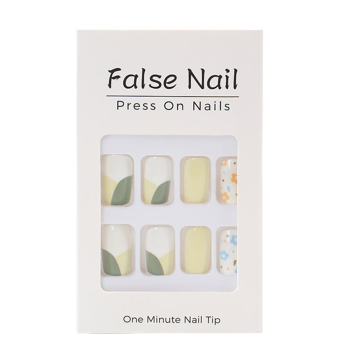 Artificial Nail Set with Playful Flower Patterns Stornfield