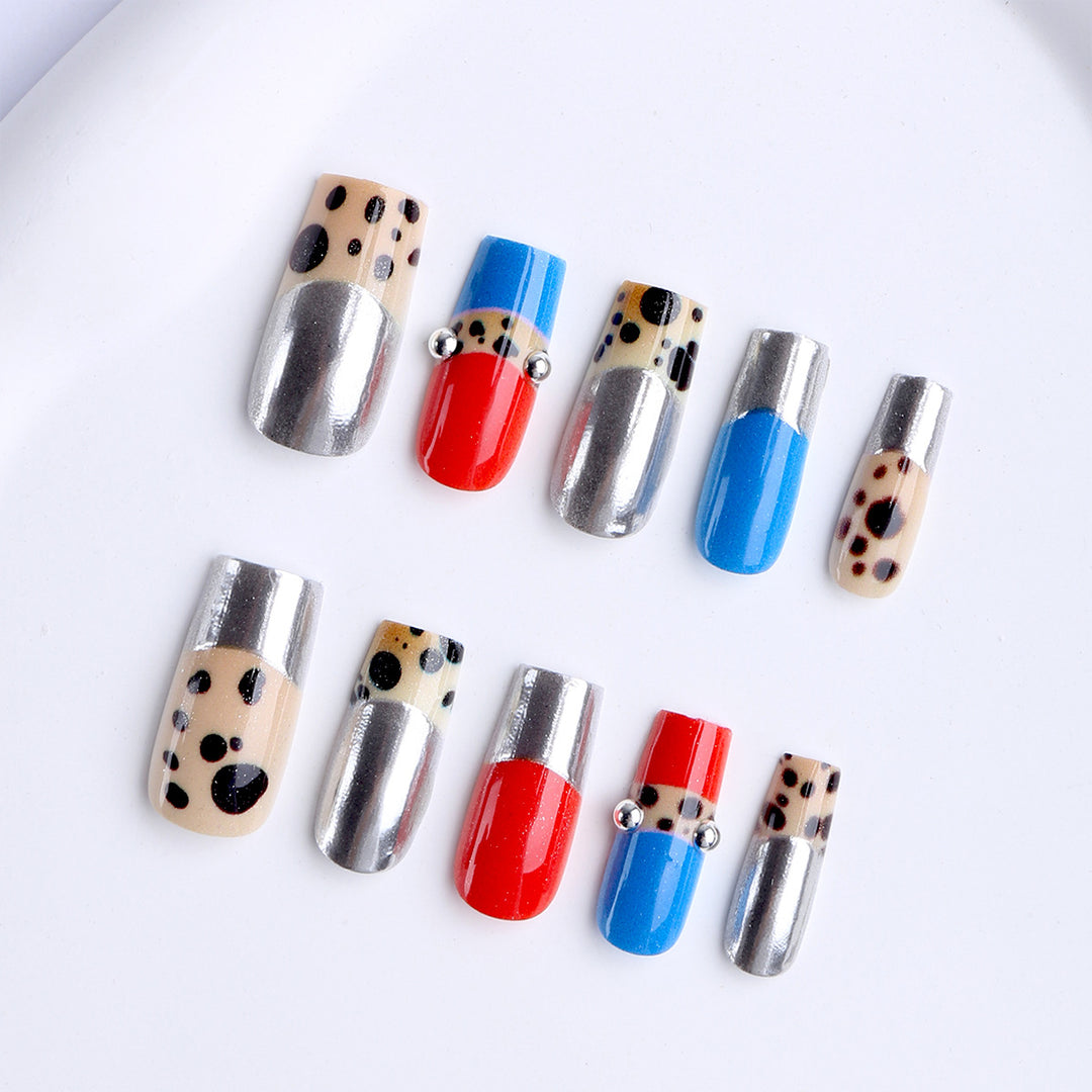Artificial Nails with Creative Metallic Design Stornfield