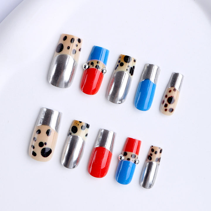 Artificial Nails with Creative Metallic Design Stornfield