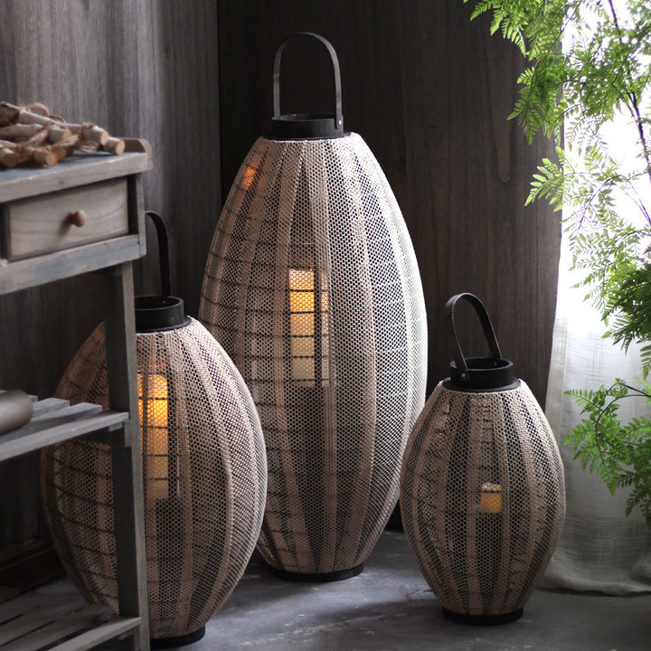Elegant lantern with metal grid Stornfield