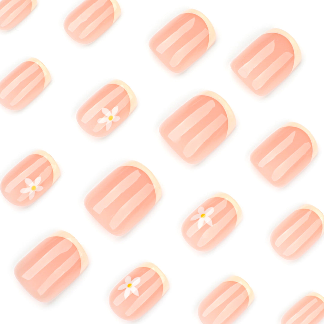 Artificial nail art with flower and bee motifs Stornfield