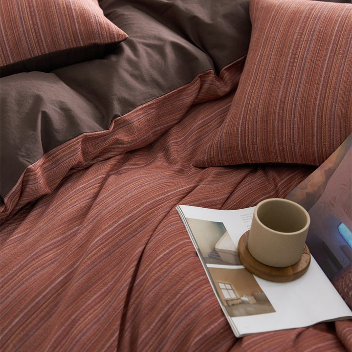 Finely striped cotton satin bedding set with reversible function and extra soft feel