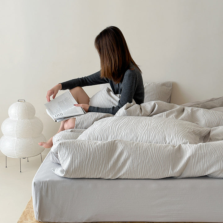 Premium cotton bedding set with fine pleated structure and hidden zipper