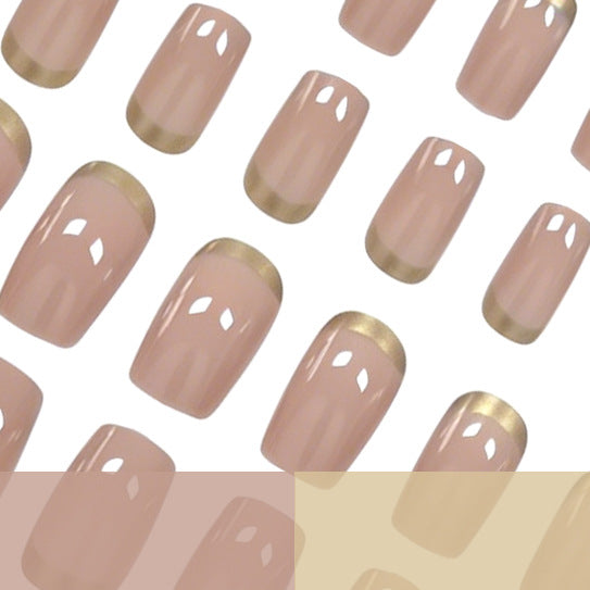 Elegant Gold-Trimmed Nail Art Stornfield