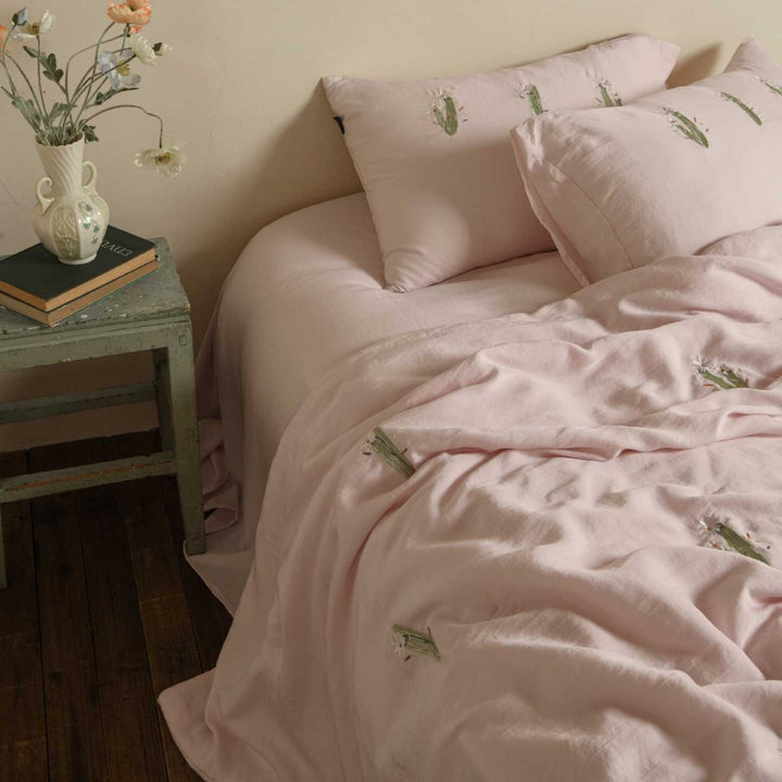 Embroidered cotton gauze bedding set with delicate cactus embroideries