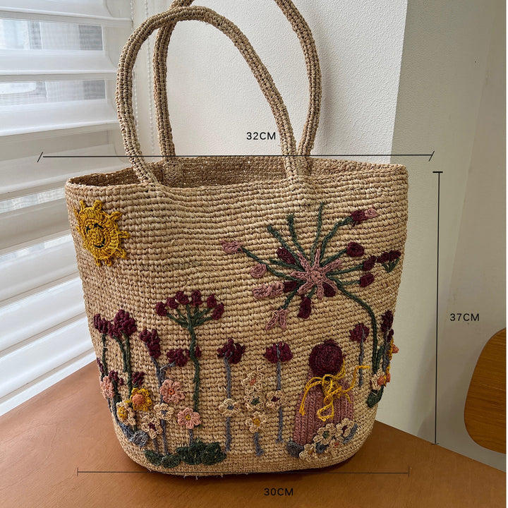 Handmade straw bag with floral embroidery design Stornfield