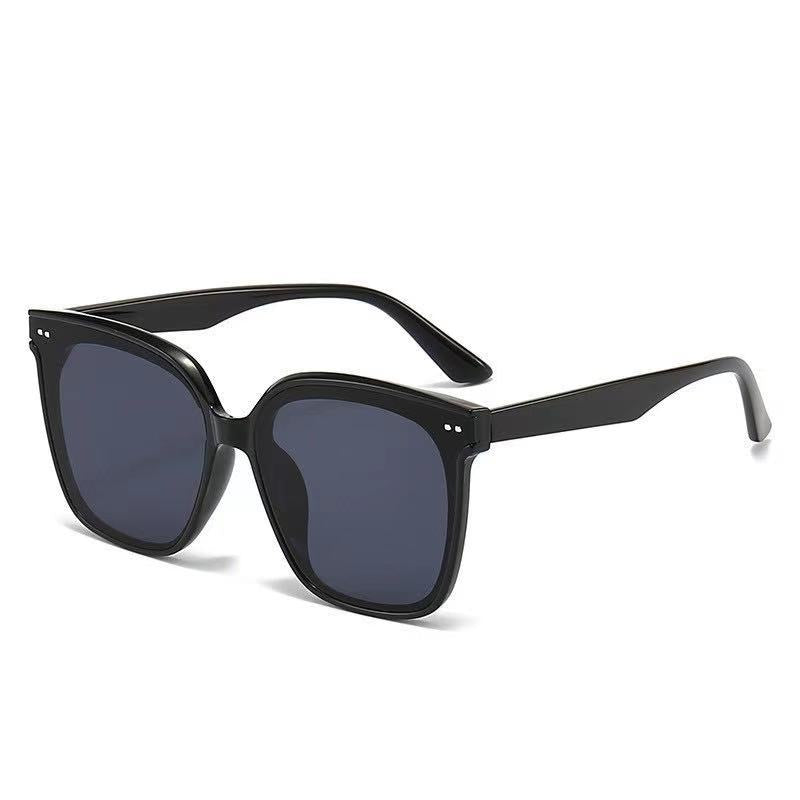 Fashion-Forward Sunglasses Stornfield