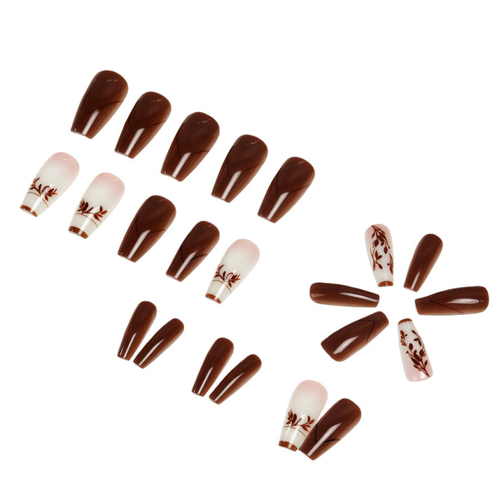 Elegant Artificial Nails with Filigree Leaf Patterns Stornfield