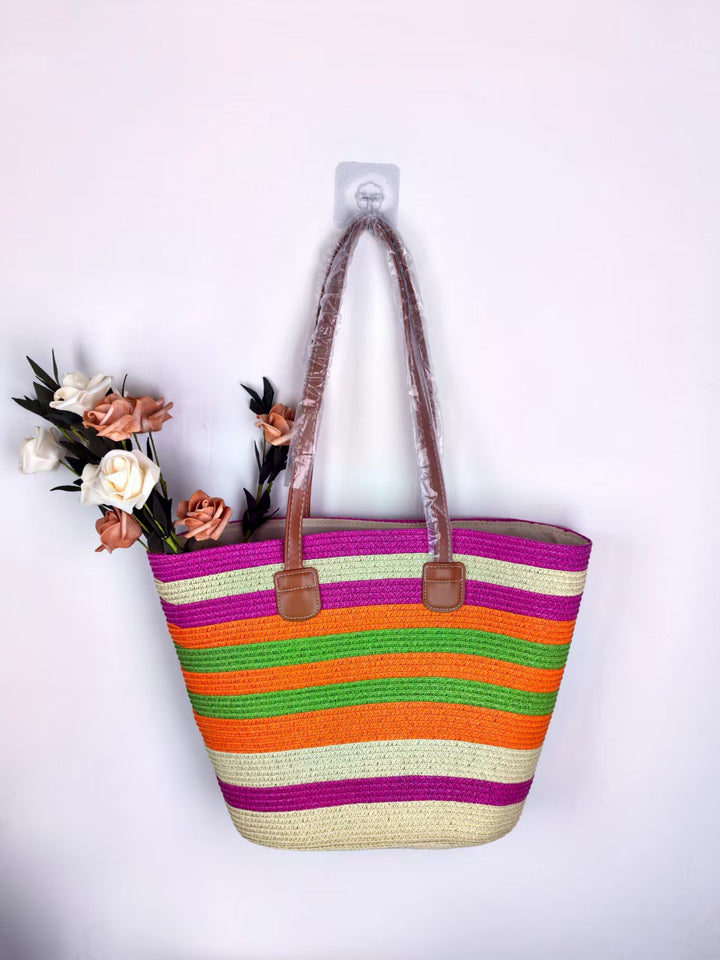 Summery beach bag and sun hat Stornfield