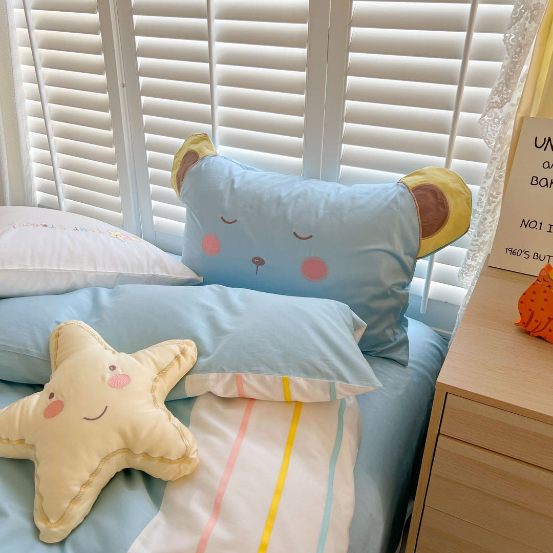 Children's bedding set with 3D star appliqués, cloud and animal motif