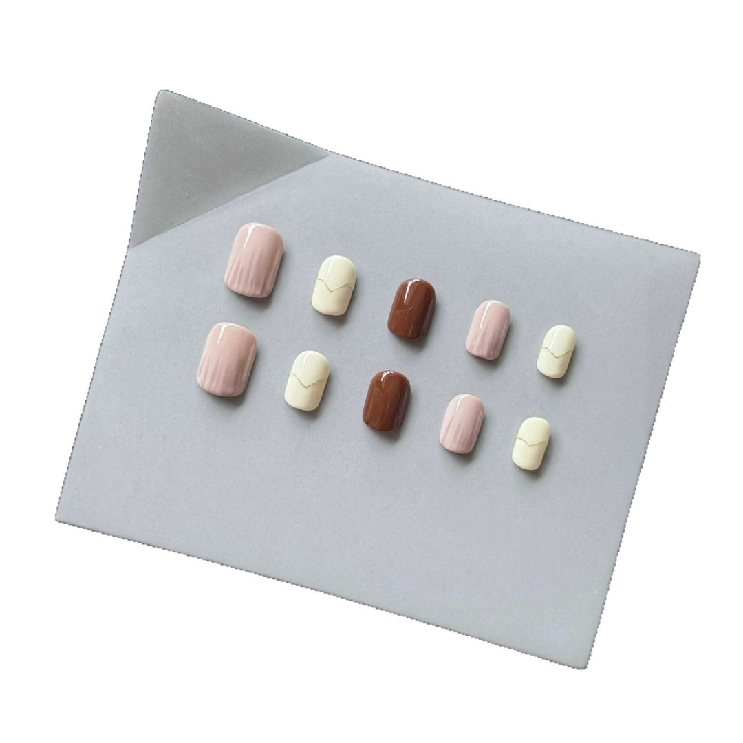 Press-On Nail Art Set with Elegant Design