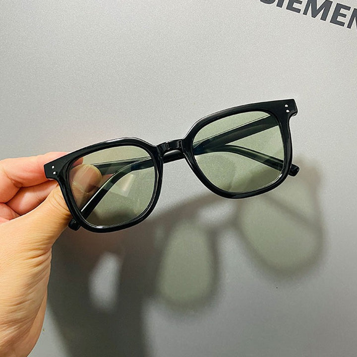 Women Cat-Eye Sunglasses with Modern Frame and UV Protection Stornfield