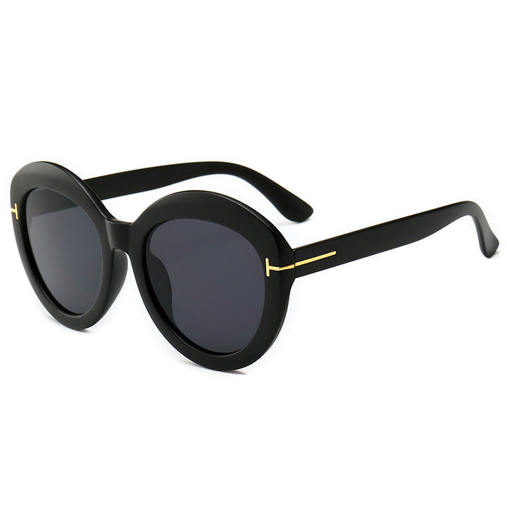 Elegant Wide-Leg Frame Sunglasses Stornfield