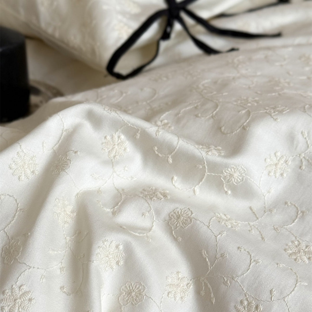 Embroidered Cotton-Sateen Duvet Cover Set with Contrast Tie Bows and Eyelet Floral Texture