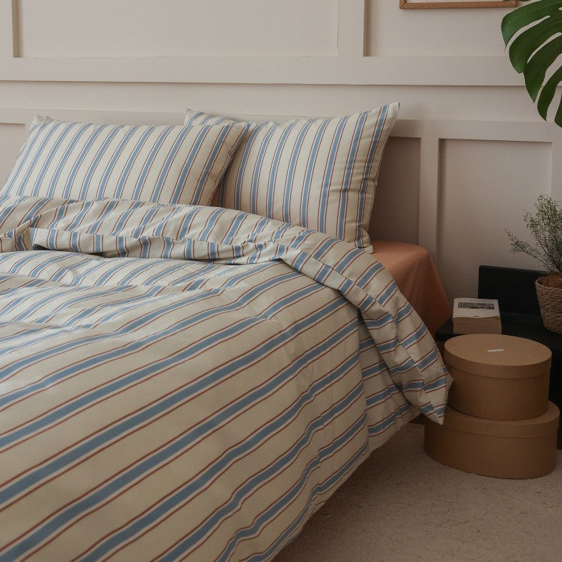 Cotton percale bedding set with botanical sketch print and concealed hotel closure