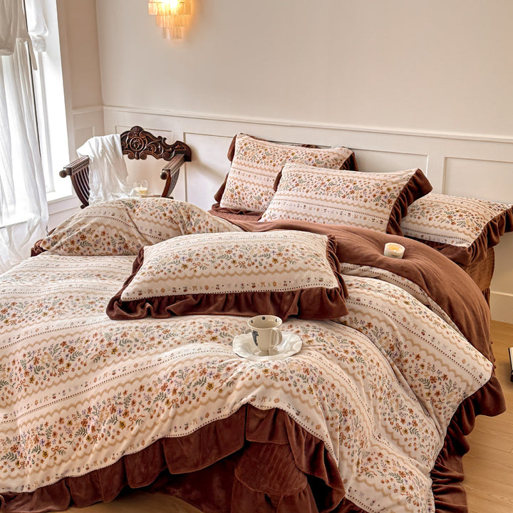 Elegant Floral Quilted Bedspread Set