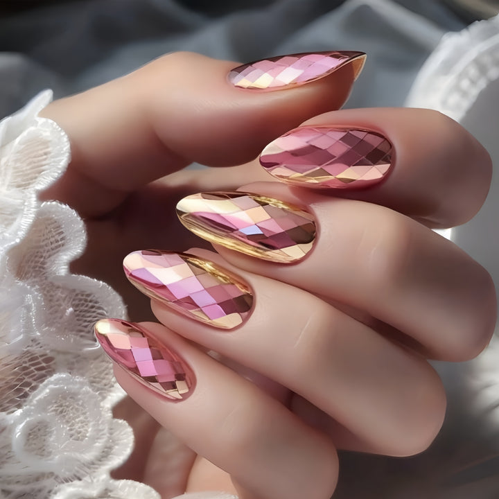 Shiny Artificial Nails in Modern Faceted Design Stornfield