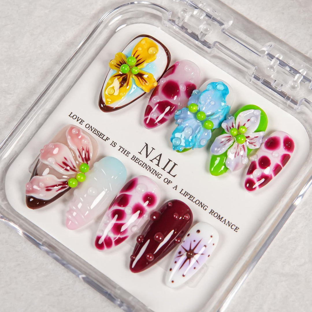 Artistic Floral Embellished Press-On Nail Set