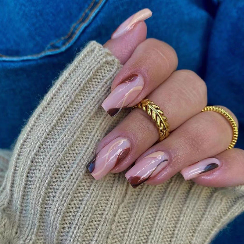 Artificial nail design with modern marble pattern Stornfield