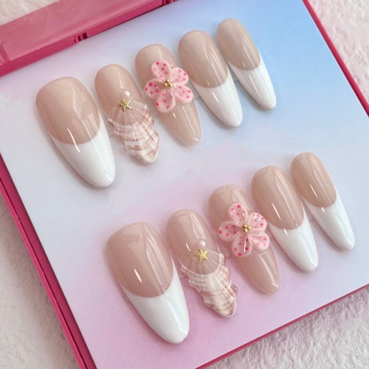 Artistic Floral and Star-Embellished Press-On Nail Set Stornfield
