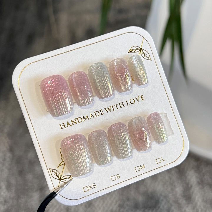 Artificial nail art in shimmering design Stornfield