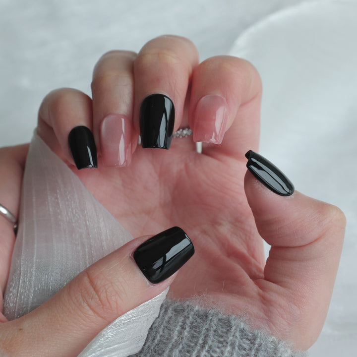 Butterfly-Embellished Press-On Nail Set