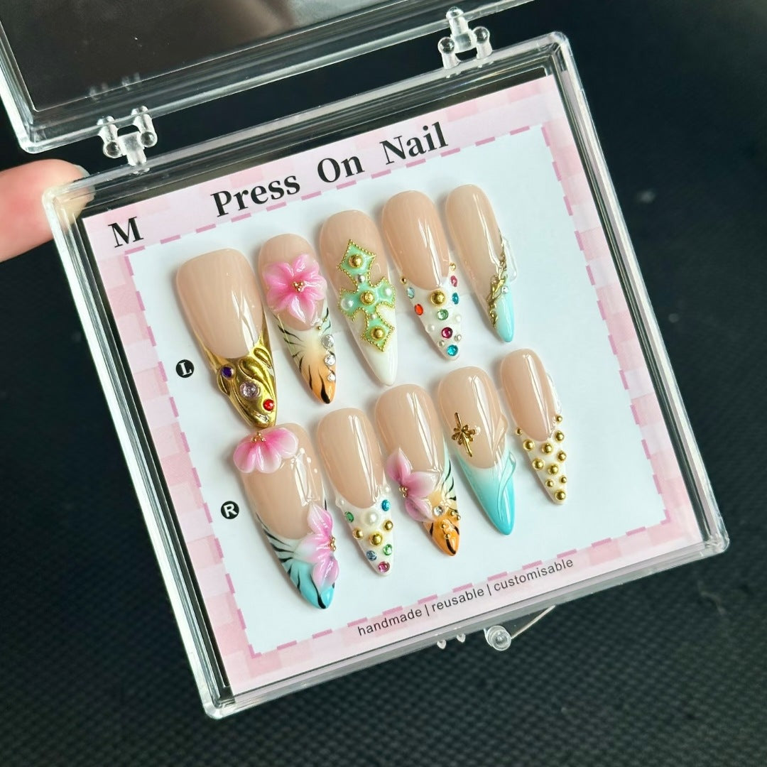 Decorative Handcrafted Press-On Nail Art Set with Beach-Inspired Designs