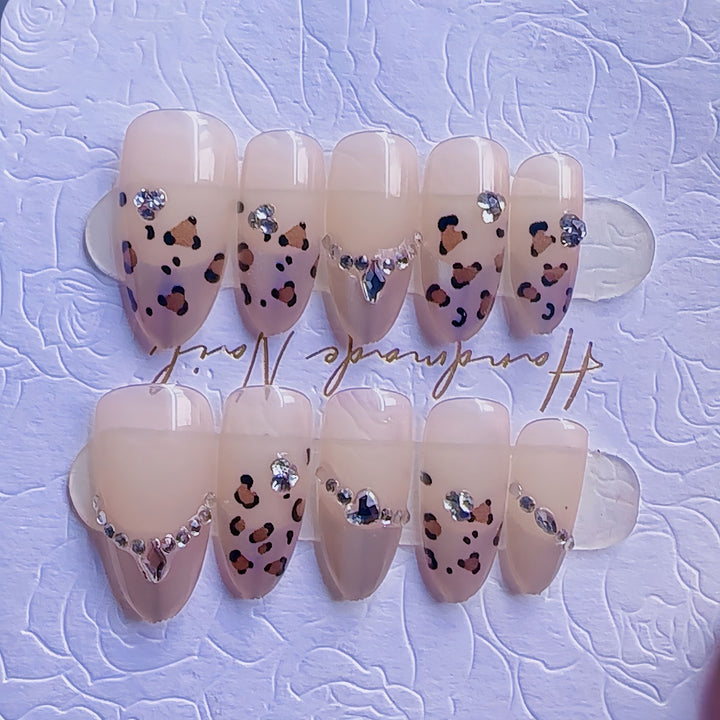 Unique Articulated Press-On Nail Set Stornfield