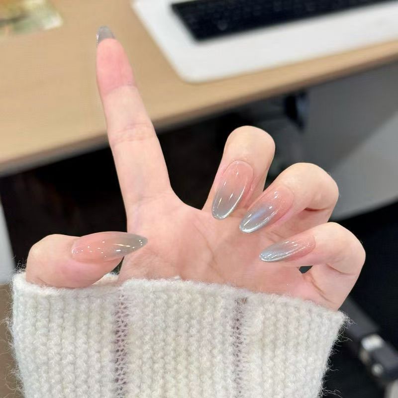 Artificial artificial nails with shimmering pearl effect Stornfield